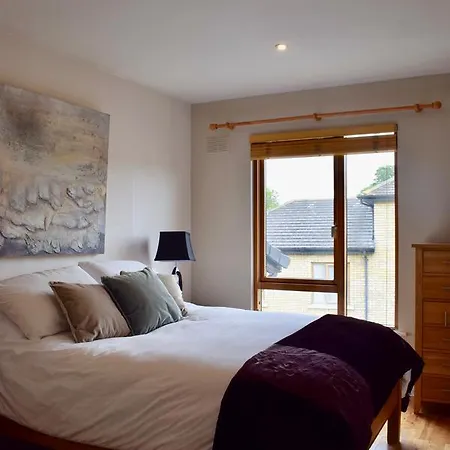 Modern 2 Bedroom In Clontarf